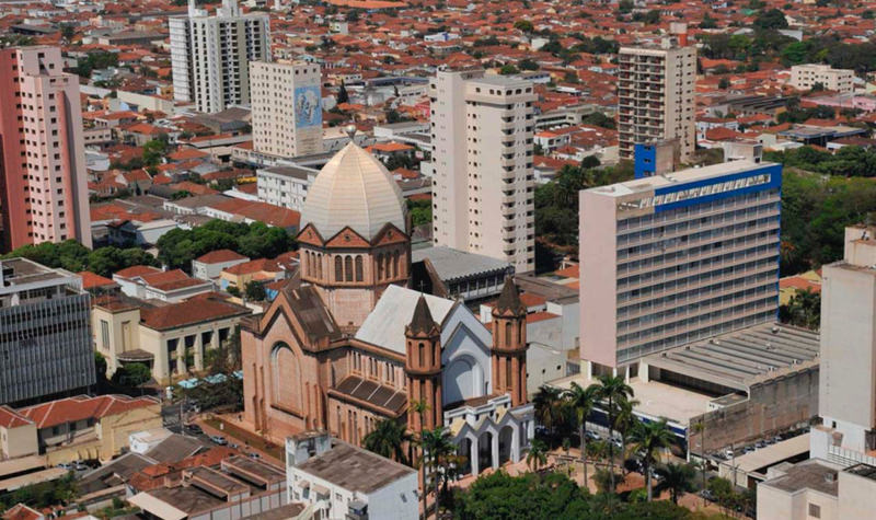 Descubra como o comércio eletrônico está dominando o mercado brasileiro! Em Abaetetuba, Pará, o WebCatálogo é a ferramenta ideal para quem busca praticidade, conforto e segurança na hora de abrir sua loja virtual.