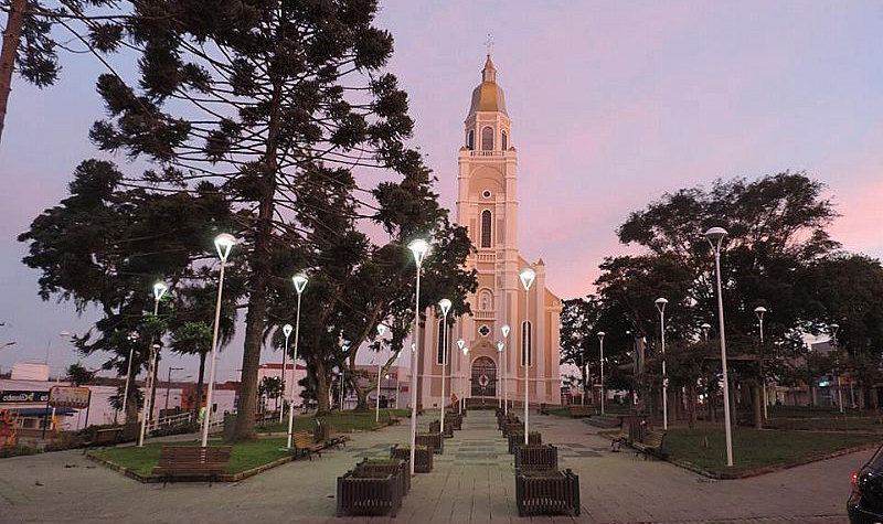 Descubra como o comércio eletrônico está dominando o mercado brasileiro! Em Abaetetuba, Pará, o WebCatálogo é a ferramenta ideal para quem busca praticidade, conforto e segurança na hora de abrir sua loja virtual.