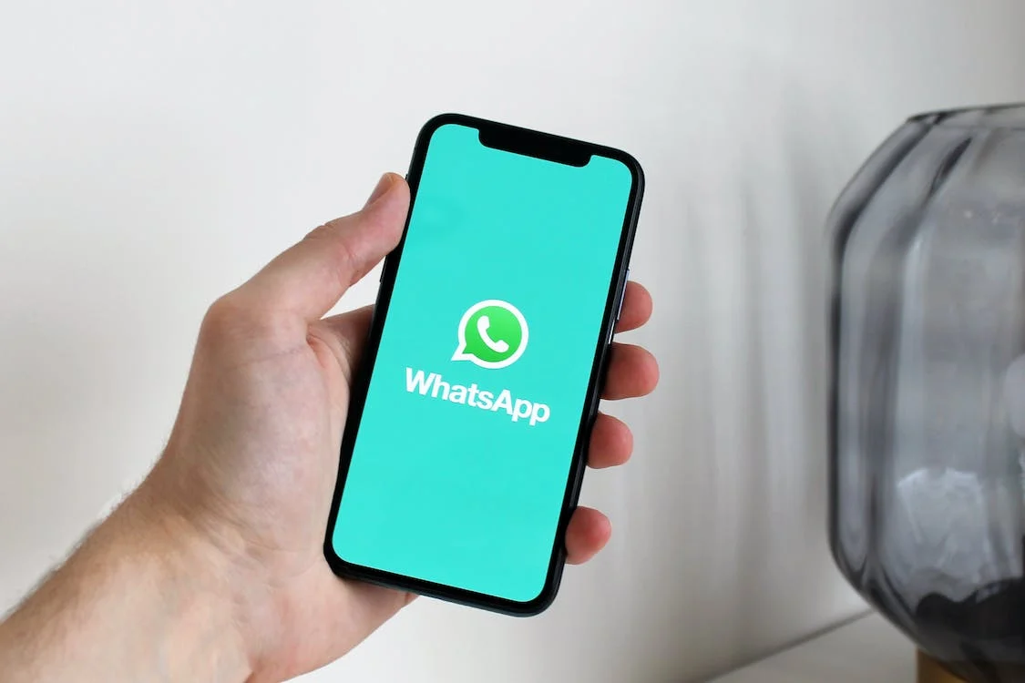 11 exemplos de mensagens de WhatsApp para usar com seus clientes