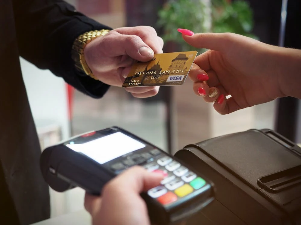Maquininha de cartão de crédito: principais opções no mercado e vantagens